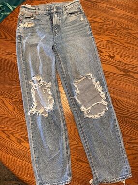 American Eagle Outfitters Light Wash Distressed Straight Leg Jeans